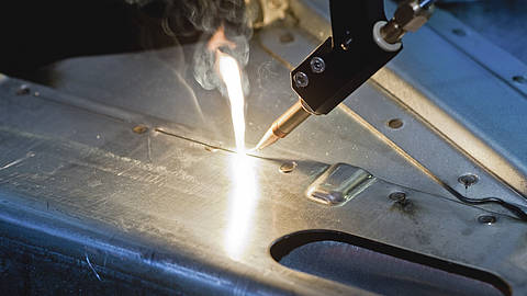 Applications de l'industrie des machines à souder laser à la main